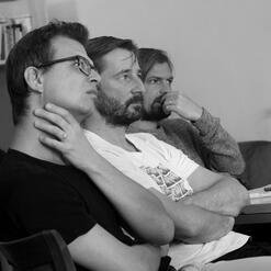 Jan Sklenář (Shlink). Vedle něj Miroslav Zavičár (Červ) a Matěj Nechvátal (Manky)