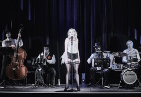 V. Lazorčáková a orchestřík (J. Buble, M. Potoček, F. Tomášek, T. Makovský)